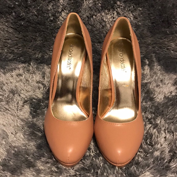 Shoedazzle Platform Pump - Picture 2 of 5